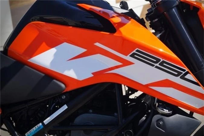 KTM Duke 250 ABS 2019 moi chot gia 63,5 trieu dong-Hinh-4