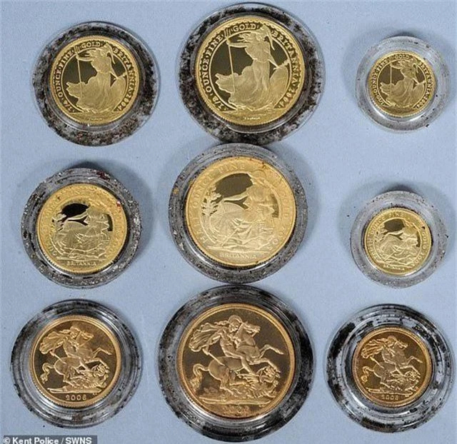 Tổng cộng có 9 đồng xu có kích cỡ và mệnh giá khác nhau đã được tìm thấy ở một khu vực gần Lâu đài Allington vào ngày 19/11.