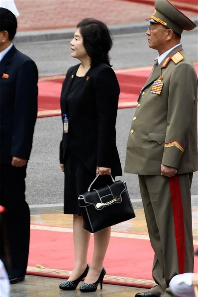 Những phụ nữ quyền lực tháp tùng Chủ tịch Triều Tiên tới Việt Nam là ai? - 14