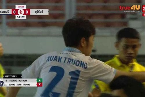 Xuân Trường mờ nhạt, Buriram United vẫn chưa thể chiến thắng