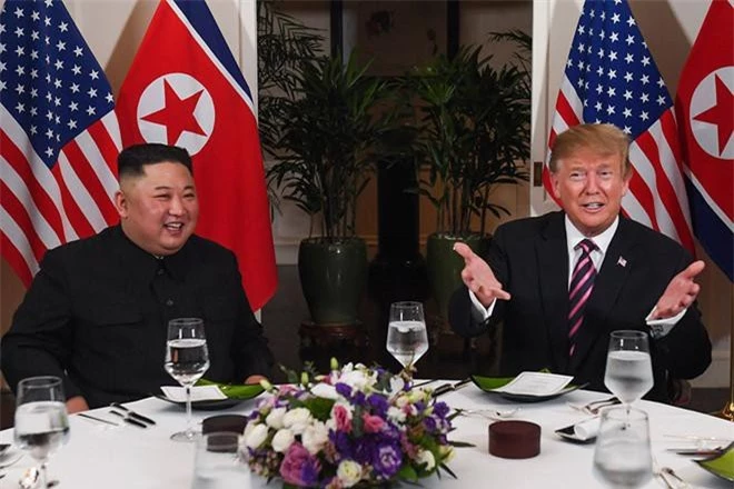 Ông Kim Joong-un và ông Donald Trump.
