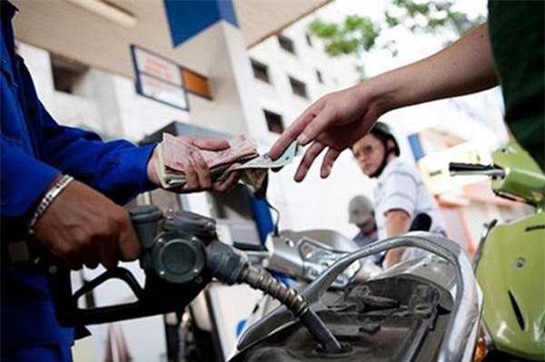 Giá xăng tăng mạnh từ 15h ngày 02/3