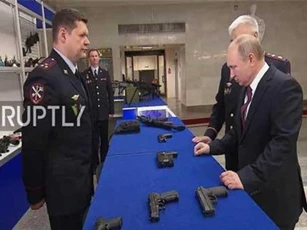 Tổng thống Putin thị sát vũ khí thế hệ mới của Nga