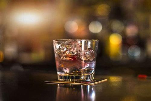 Phải làm gì khi bạn nhậu bất tỉnh vì say?