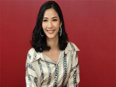 Hoàng Thùy khẳng định không cạnh tranh, giành giật khi đi thi Hoa hậu