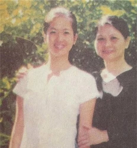 ảnh: hồng nhung từ thiếu nữ răng khểnh đến anh: hong nhung tu thieu nu rang khenh den