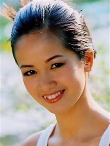 ảnh: hồng nhung từ thiếu nữ răng khểnh đến anh: hong nhung tu thieu nu rang khenh den