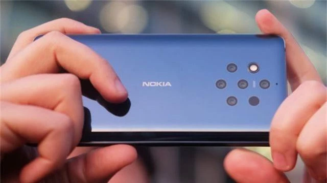 Nokia-9-PureView-back-in-two-hands-920x518.jpg Nokia-9-PureView-back-in-two-hands-920x518.jpg