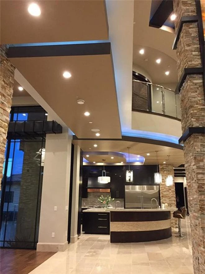 Những căn biệt thự triệu đô của sao Vbiz trên đất Mỹ: Bằng Kiều 2.000 m2 vẫn chưa khủng bằng nghệ sĩ này! - Ảnh 12. Những căn biệt thự triệu đô của sao Vbiz trên đất Mỹ: Bằng Kiều 2.000 m2 vẫn chưa khủng bằng nghệ sĩ này! - Ảnh 12.