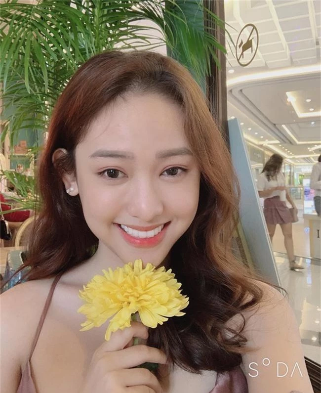 Hot girl thị phi Thúy Vi lại gây xôn xao khi khoe nhà, khoe spa sang xịn là do tiền trai cho hết á - Ảnh 2. Hot girl thị phi Thúy Vi lại gây xôn xao khi khoe nhà, khoe spa sang xịn là do tiền trai cho hết á - Ảnh 2.