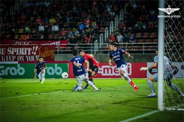 Văn Lâm chơi tốt, Muangthong United vẫn thua trận thứ hai ở Thai-League - 1