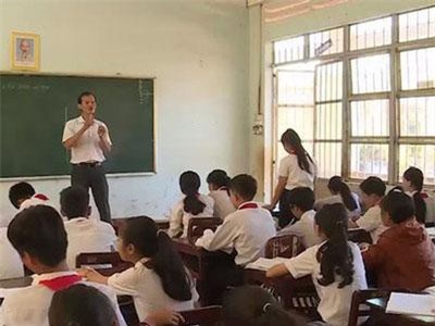 Chính phủ đồng ý miễn học phí đối với học sinh THCS công lập theo lộ trình