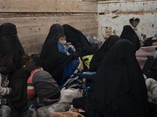 Những dân thường Syria cuối cùng được sơ tán khỏi thành trì của IS