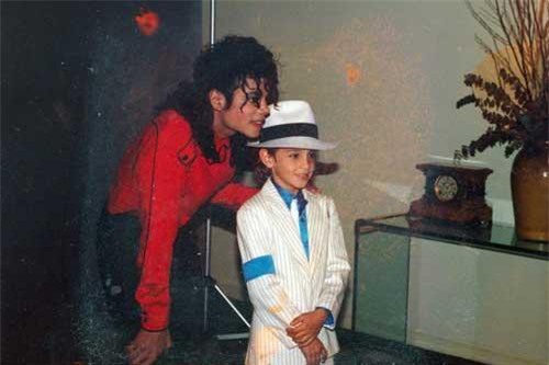 Công chiếu phim tài liệu tố cáo Michael Jackson lạm dụng tình dục trẻ em, khán giả nói gì?