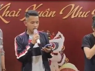 CLIP: Hồng Duy 'đốn tim' fan bằng ca khúc HongKong 1