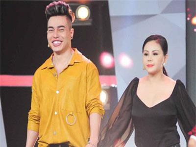 Cười ngất trước cảnh Lê Giang sợ 'rơi đồ giả' vì treo mình trên không