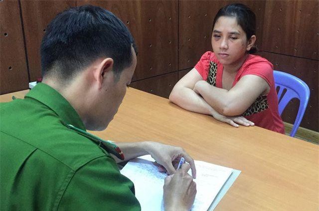 Người phụ nữ cầm kiếm Nhật truy sát chủ tiệm vàng ở Sài Gòn