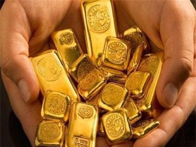 Giá vàng mất ngưỡng 1.300 USD/ounce do sức ép của đồng USD