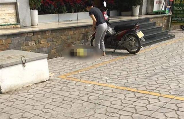 Hà Nội: Vô tình bị nhốt ở trong phòng, bé trai tử vong vì rơi từ ban công