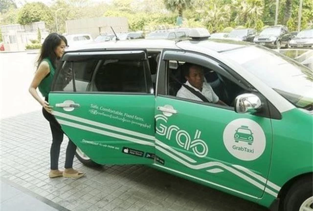 Nhiều tài xế Grab cũng như một số hãng taxi công nghệ khác đều phản đối việc gắn mào/hộp đèn cố định cho xe.