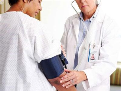 Tại sao huyết áp lại tăng khi đo ở phòng khám?
