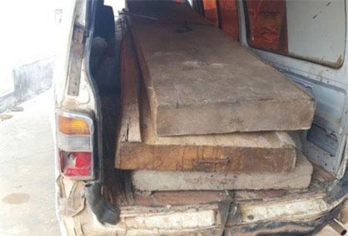 Đắk Lắk: Dân tố chủ tịch xã "âm thầm" tẩu tán gỗ tang vật