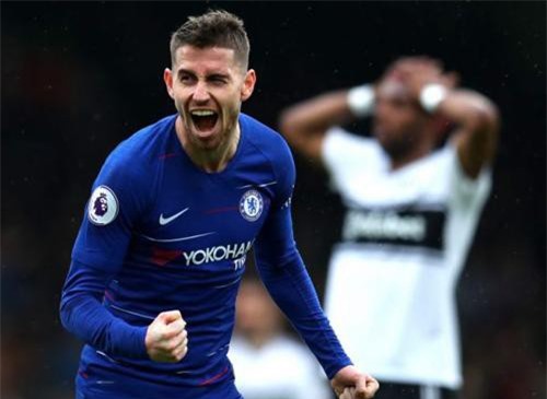 Bênh Jorginho, HLV Sarri ngầm trách cầu thủ Chelsea