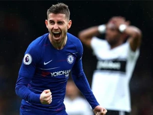 Bênh Jorginho, HLV Sarri ngầm trách cầu thủ Chelsea