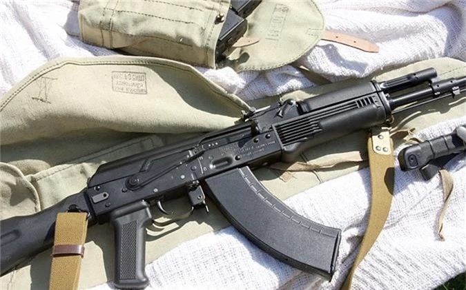 Ban AK-103 cho A Rap Xe Ut, Nga lai trung dam o IDEX 2019-Hinh-4