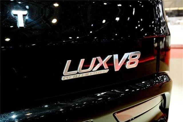 Vinfast Lux V8