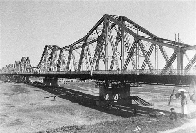 Đường sắt trên cầu Long Biên-Hà Nội