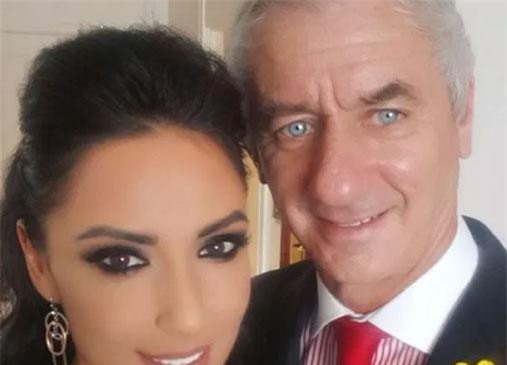 Cưa sừng làm nghé, huyền thoại Liverpool hỏi cưới bồ trẻ