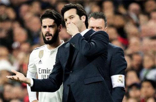 HLV Solari phát biểu 'sốc' về tương lai sau khi Real bị loại khỏi Champions League