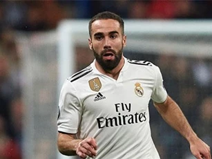 Real bị loại khỏi Champions League, Carvajal văng tục trên truyền hình