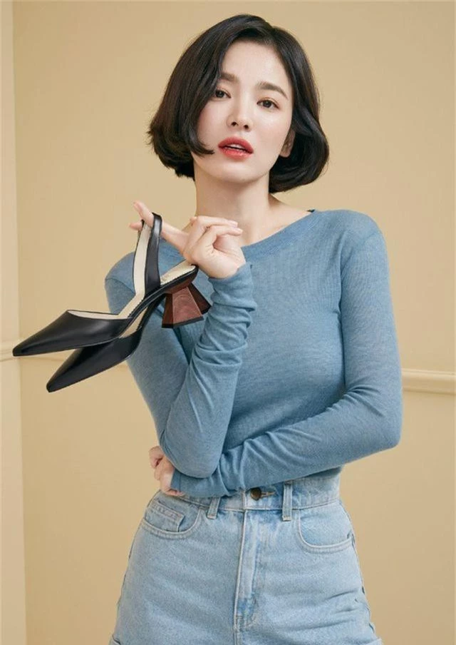 Phớt lờ tin đồn ly hôn, Song Hye Kyo “đốn tim” cư dân mạng với loạt ảnh đẹp lung linh - 3