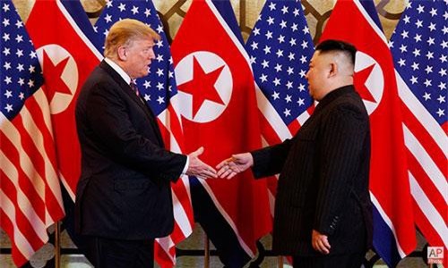 “Nước cờ” lạc nhịp của ông Trump trên bàn đàm phán với ông Kim Jong-un?