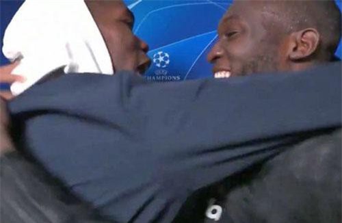 Pogba "tấn công" đồng đội sau màn ngược dòng không tưởng của Man Utd