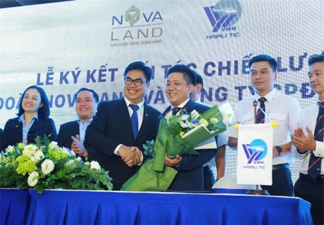 Chiều 7-3, Novaland giới thiệu 2 dự án khu đô thị nghỉ dưỡng NovaWorld và ký kết đối tác với Công ty Cổ phần Đầu tư Thương mại Hải Âu (Bộ Quốc phòng) trong các dịch vụ bay trực thăng (ảnh NVL)