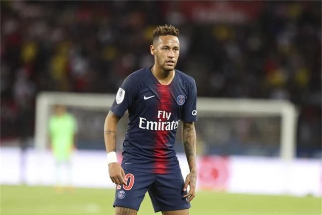 Cay cú vì thua Man United, Neymar công khai mắng chửi cả trọng tài và VAR - Ảnh 2.