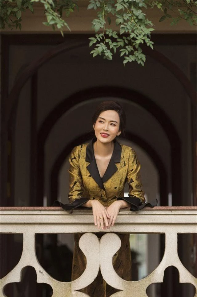 Hoa hau Thu Thuy 7.jpg