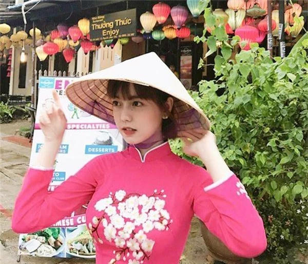 Nữ sinh Sài Gòn mang vẻ đẹp idol Kpop, có nhiều fan ở Trung Quốc, Hàn Quốc - 1