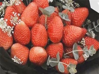 'Hoa ăn được' giá tiền triệu đắt khách dịp 8/3