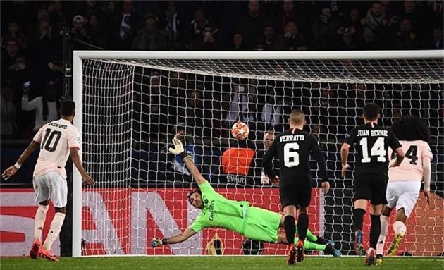 Chuyên gia và trọng tài khẳng định MU hưởng phạt đền đúng luật, dù PSG không đáng bị phạt