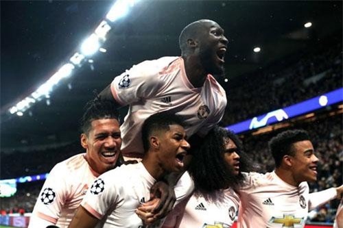 MU bội thu tiền thưởng sau cú ngược dòng thần thánh loại PSG