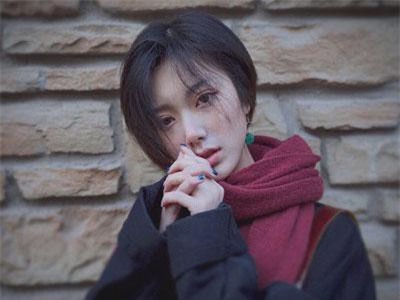 Nữ thần ảnh thẻ tóc ngắn đang khiến dân mạng rung động là ai?