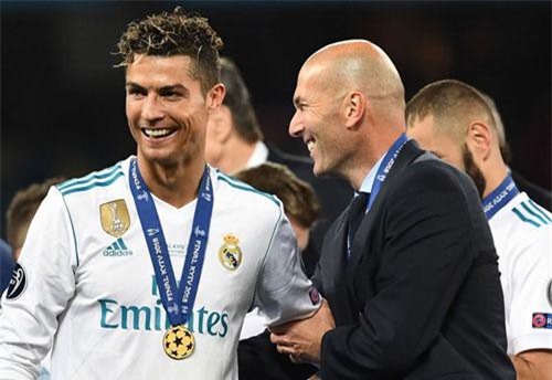 Zidane, Ronaldo và ‘cái tát’ đau điếng cho Real