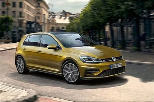 3. Volkswagen Golf (doanh số: 6.340 chiếc).