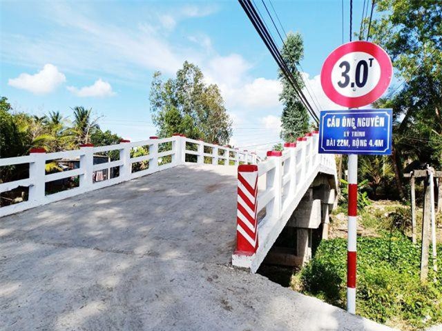 Vụ đặt tên cầu theo tên... Phó Chủ tịch xã ở Bạc Liêu: Tháo dỡ bảng tên cầu