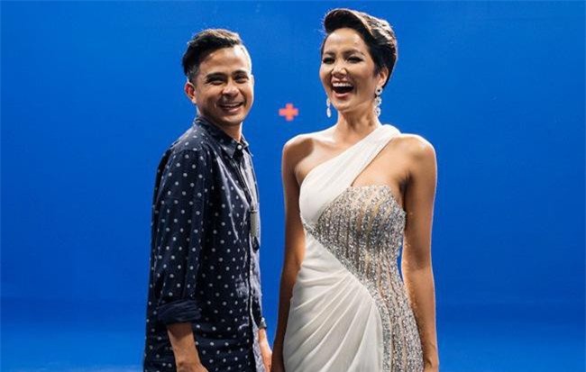 Đạo diễn lừng danh Thái Lan bộc lộ sự thích thú khi lần đầu quay phim với Hoa hậu H'Hen Niê