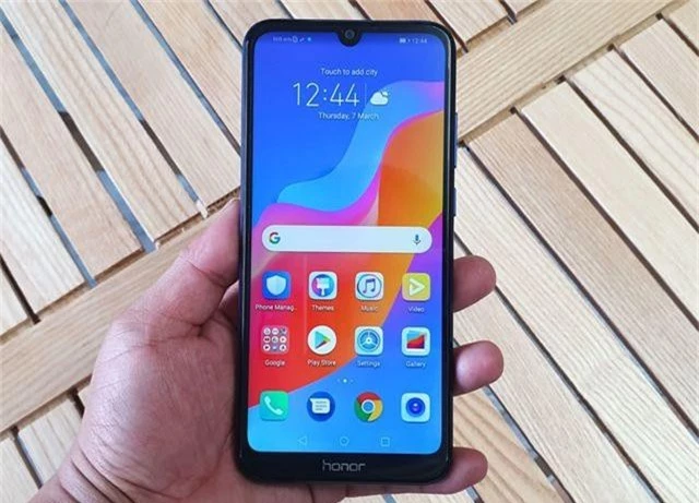 Đập hộp Honor 8A - smartphone dưới 3 triệu có màn hình giọt nước - 2